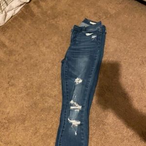 Jeans with holes